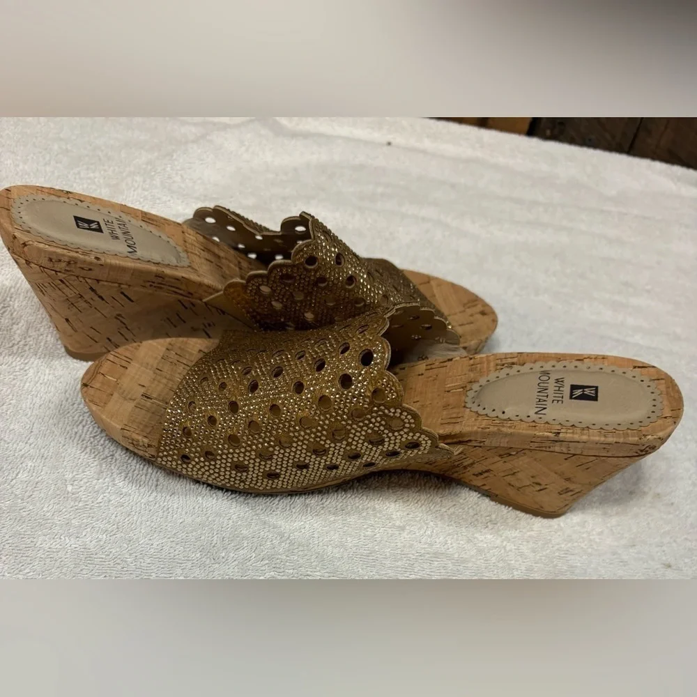 WHITE MOUNTAIN Womens Atlie Fabric Open Toe Gold Platform Sandals Size 7.5M